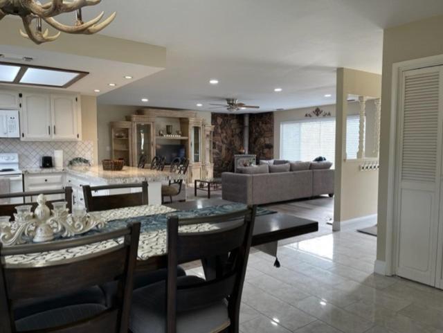 Beautiful 3 Bedroom Located Near Yosemite * Oakhurst
